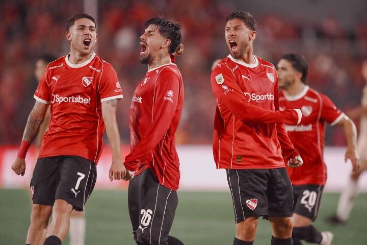 Gracias a los chilenos: Independiente recordó lo que es ganar y respira en la Liga Argentina