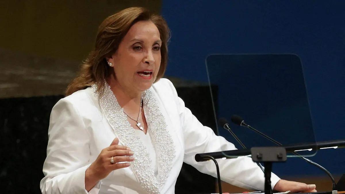 Dina Boluarte “está en su casa, ni asilada ni no habida” tras su destitución como presidenta de Perú: abogado