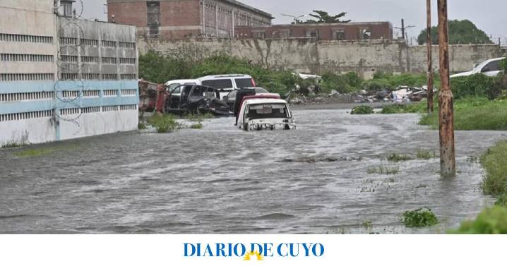 El huracán Melissa se dirige a Cuba con menor intensidad, pero continúa siendo “extremadamente peligroso”