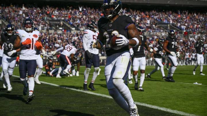 Ravens' Henry passes Payton for 5th all