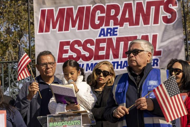 Organizaciones nacionales de derechos de los inmigrantes demandan al gobierno federal por registros retenidos sobre arrestos de ICE en tribunales de inmigración