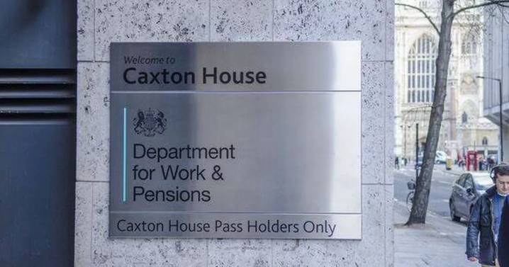 DWP issues warning over 'automatic' £150 payment that will soon land in accounts