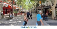 Buen movimiento de gente en el microcentro sanjuanino durante el feriado
