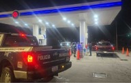 Cuchillo en mano, roban dos mil pesos en gasolinera del Eje Vial