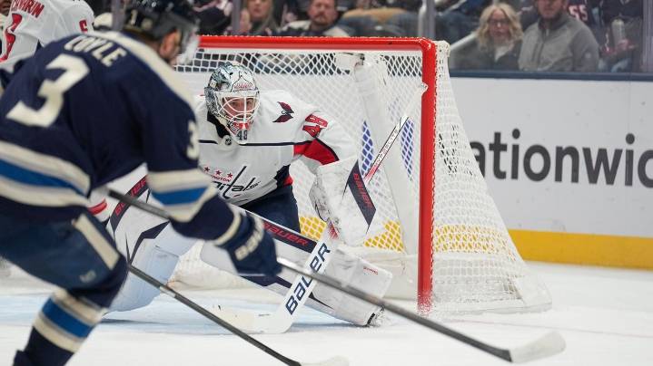 Ovechkin scores 899th goal as Capitals beat Blue Jackets 5
