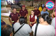 Ana Paty Peralta supervisa la reparación de la tubería en Donceles