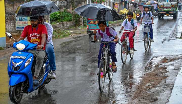 Cyclone Montha to Bring Heavy Rain Over Bengal