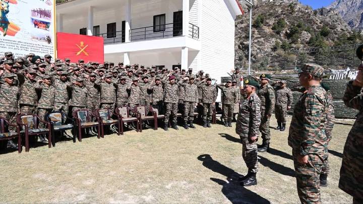 Army Chief General Dwivedi Visits Forward Posts In Central Sector India News