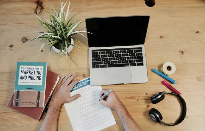 iGaming, Digital Inclusion & Financial Literacy: Educating through Marketing Strategies