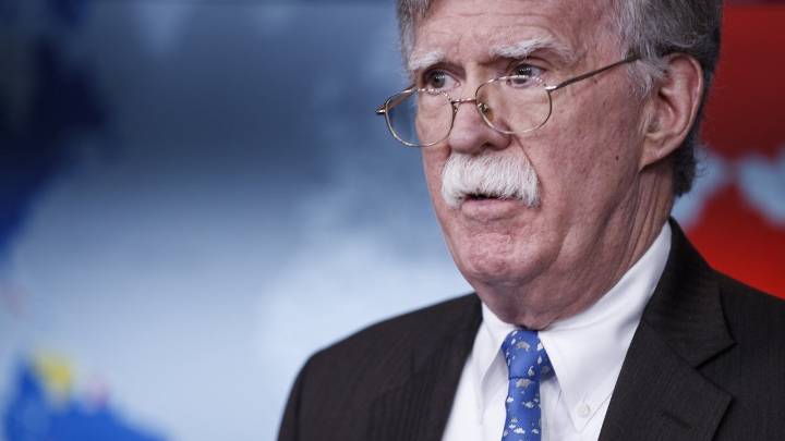 John Bolton, ex asesor de Trump, acusa al presidente de usar la Justicia como la "policía secreta de Stalin"