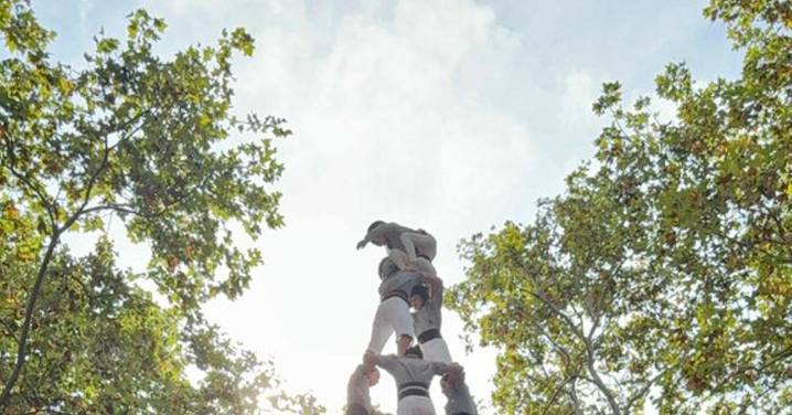 Los Castellers de Sants hacen doblete de 9 y los Minyons vuelven a hacer esposas
