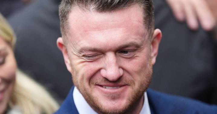 Tommy Robinson 'stopped by police in Bentley with £13,000 cash'