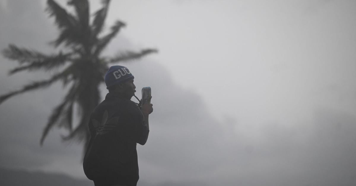 Hurricane Melissa heads to Jamaica as Canadians stranded