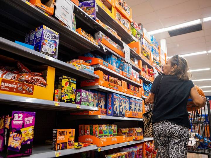Halloween candy will cost Canadians 10-20% more than last year: study