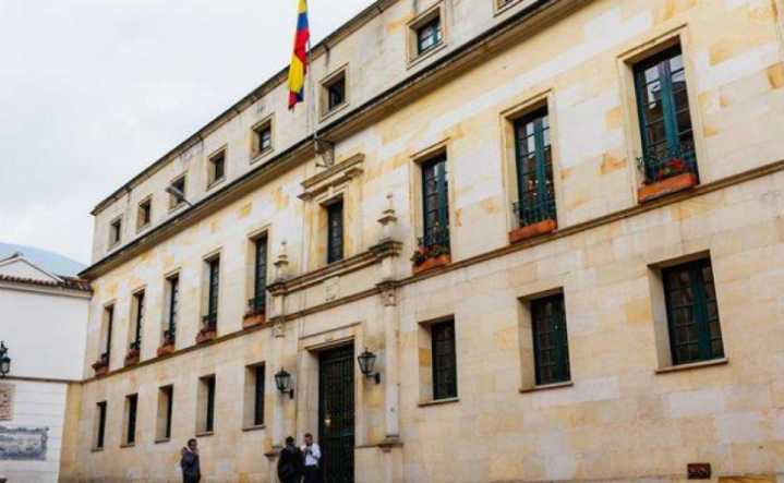 Cancillería asegura continuidad del trámite de pasaportes tras demanda
