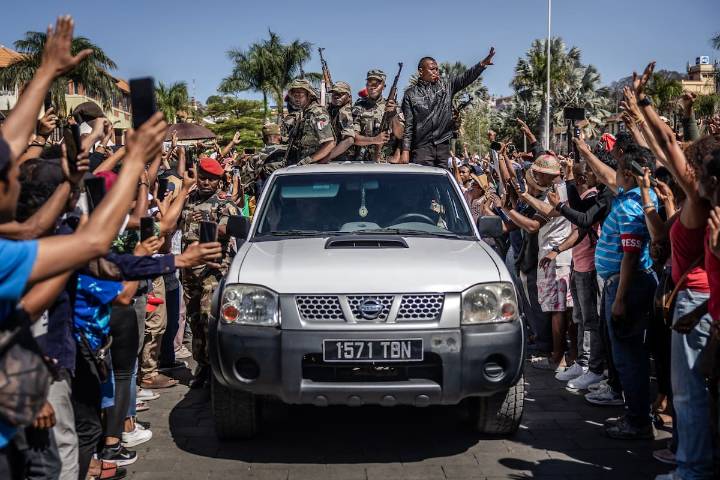 Protestas organizadas por la Generación Z en Madagascar obligan al presidente a huir del país