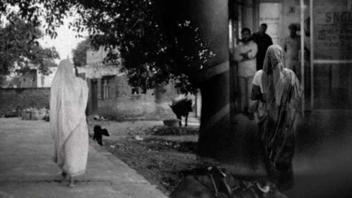 El hallazgo de una recién nacida que fue enterrada viva expone la cruda realidad de las mujeres en la India