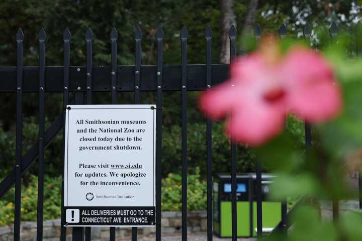 Smithsonian museums, National Zoo closed amid government shutdown