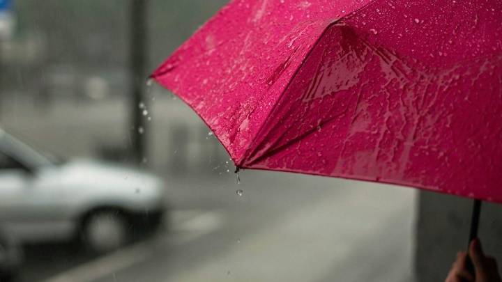 A quedarse en casa: fuertes tormentas protagonizarán un domingo ventoso e inestable