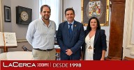 El presidente de la Diputación conoce las actividades programadas con motivo del 200 aniversario de la Real Archicofradía del Santísimo Sacramento de Campo de Criptana