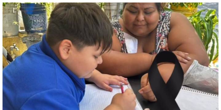 Muere la mamá de Iker, ‘El niño millonario’, que conquistó a Karol G