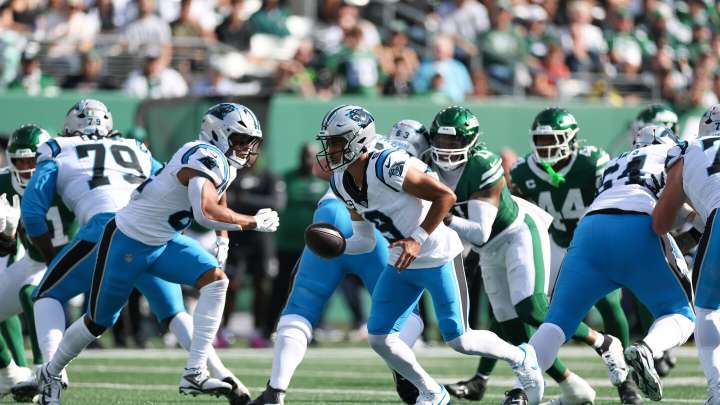 Panthers lead Jets 10-3 at halftime