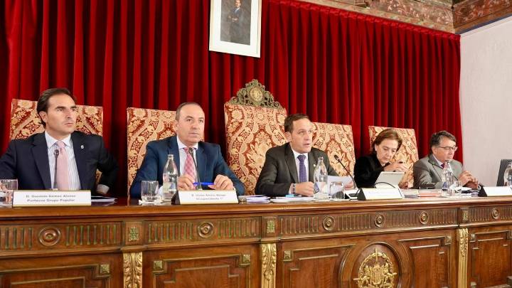 La Diputación de Valladolid reclama la suspensión de la tasa estatal de basuras y defiende la autonomía municipal