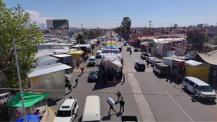 Rapan y desnudan a tres presuntas ladronas en tianguis de Texmelucan