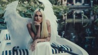 Elena Rose debuta con ‘Bendito Verano’: un himno a la libertad y la luz en tiempos oscuros