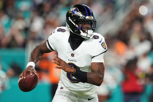 Lamar Jackson vuelve con 4 pases de anotación y Ravens aplastan 28