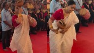 Sumona Chakravarti Performs Dhunuchi Dance At Kajol And Rani Mukerji Family’s Durga Puja