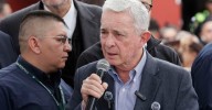 La Justicia revoca la sentencia contra el ex presidente colombiano Uribe y tumba su condena