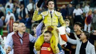 Cristiano Torres, a hombros en su alternativa, pone la entrega en Zaragoza