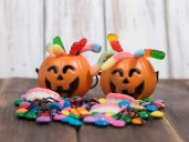 Alerta en Texas: la policía de Santa Fe advirtió que varios niños encontraron alfileres en sus caramelos de Halloween