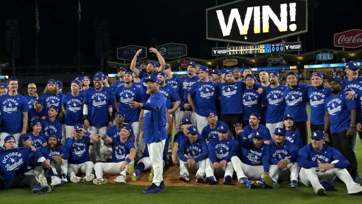 Dodgers barren a los Reds y avanzan a la serie divisional de la Nacional