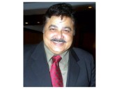 B-town celebrities mourn loss of Satish Shah