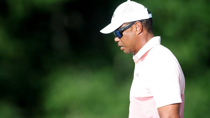 Tiger Woods has a seventh back surgery to have disk replaced