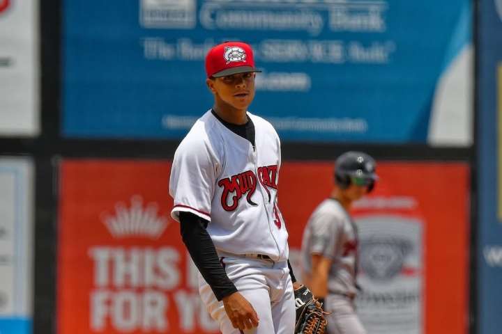 Reporte: los Tiburones firman a otro lanzador dominicano mientras esperan por Emmanuel Clase