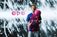 Ed Sheeran y el logo de su nuevo álbum ‘Play’ en la camiseta del Barça del próximo clásico