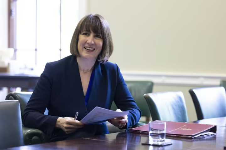 Reeves ‘to raise national living wage’ in extra burden for firms