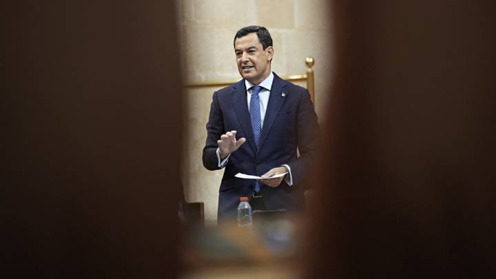 Recogen firmas para que Juanma Moreno no sea el rey Baltasar en la Cabalgata Reyes Magos de Sevilla