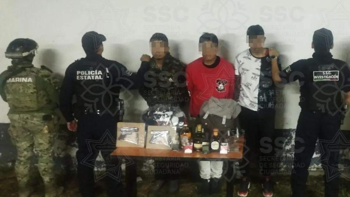 Detienen a tres sujetos relacionados con atracos a tiendas de conveniencia