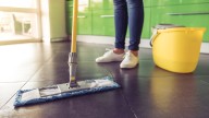 Ley protege a empleadas domésticas y sanciona abusos de jefes frente a su tiempo laboral en conjuntos residenciales