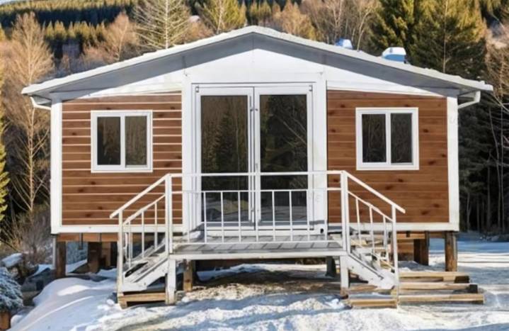 Esta pequeña casa estilo cabaña no solo es acogedora y tiene mucha luz natural: ofrece dos habitaciones por menos de 10.000 dólares