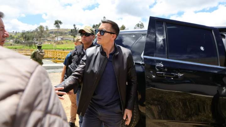Intentaron matar al presidente de Ecuador Daniel Noboa: Su camioneta fue atacada a balazos