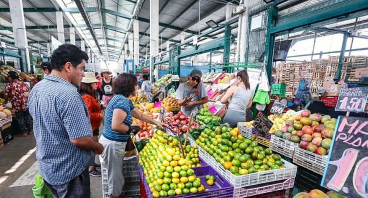 Inflación de Lima cayó 0.10% en octubre por alimentos y tarifas eléctricas, reportó INEI