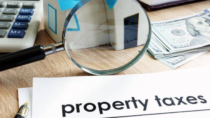 Michigan county accidentally issues tax delinquency notices to all property owners in a village