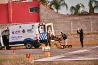 Trasladan en helicóptero a policía y su hija tras accidente en Majalca