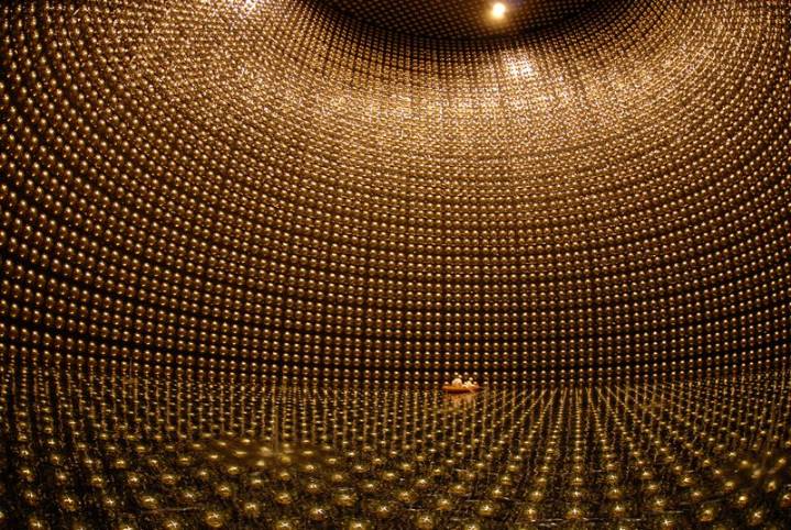 Researchers in US and Japan offer insight into ghostly neutrinos