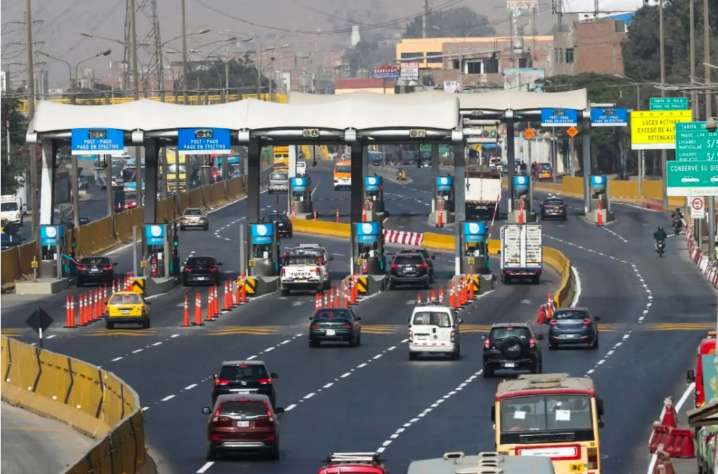 Ordenan a Rutas de Lima suspender cobro de peajes en Villa y Punta Negra